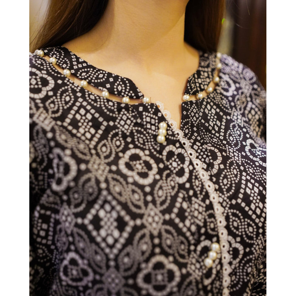 Monochrome Chunri -Stitched 2 Piece